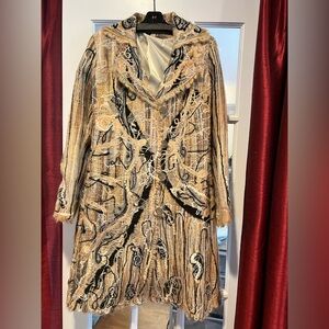 Elegant Cream handmade hand woven wool coat
Never worn, one of a kind